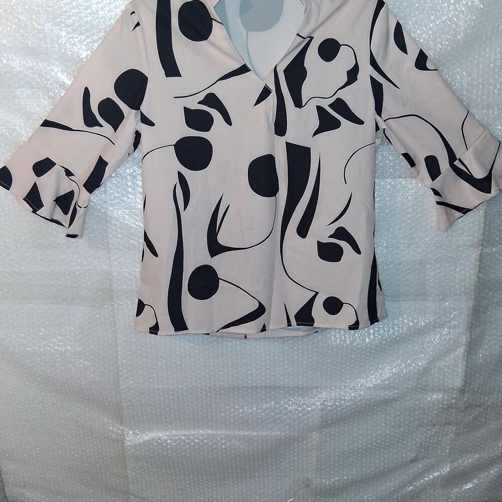 The-unbranded-brand Women's Black and Tan Blouse